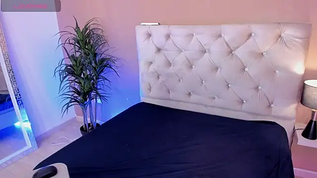 Valenvega  online show from 04-18-26, 12:40