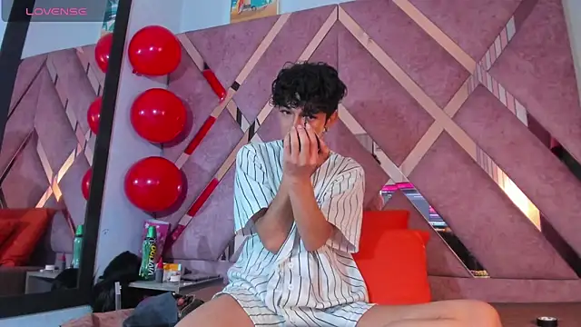 MeghanQueen   online show from 02-14-26, 04:23