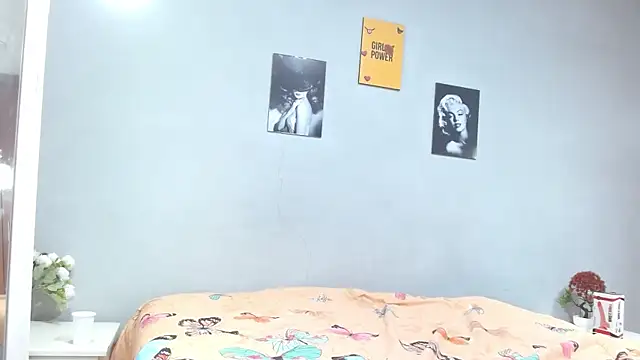 arianna rossi11 online show from 04-15-26, 12:32