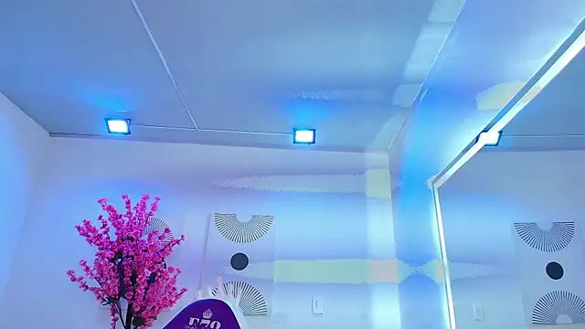 Snapshot of Madisson_pitman chatting on 02-25-26, 08:19 Madisson pitman online show from 02-25-26, 08:19