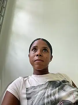 LIA PARKERR online show from 04-14-26, 06:46