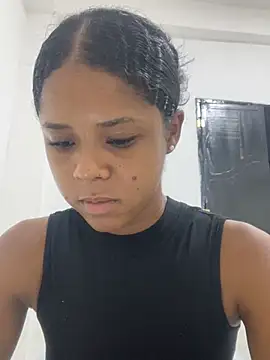 LIA PARKERR online show from 04-13-26, 10:25