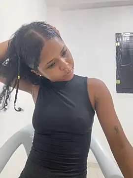 LIA PARKERR online show from 04-12-26, 07:50