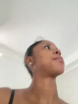 LIA PARKERR online show from 04-08-26, 10:00