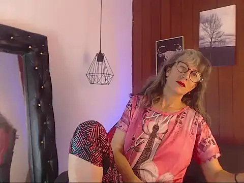 Snapshot of laurasofia45 chatting on 02-26-26, 01:44 laurasofia45 online show from 02-26-26, 01:44