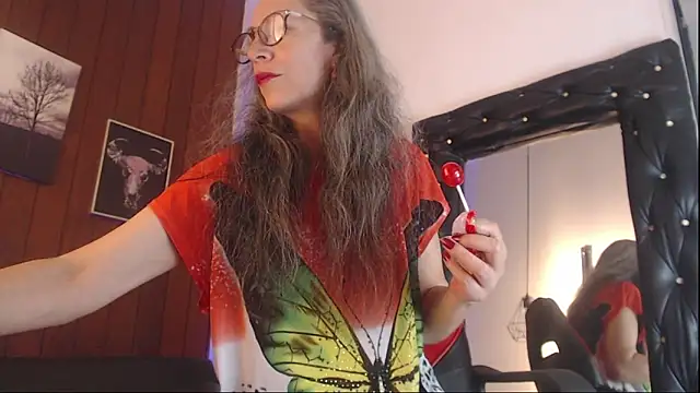 Snapshot of laurasofia45 chatting on 02-10-26, 07:24 laurasofia45 online show from 02-10-26, 07:24