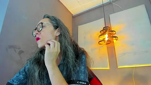 Snapshot of laurasofia45 chatting on 02-09-26, 12:41 laurasofia45 online show from 02-09-26, 12:41