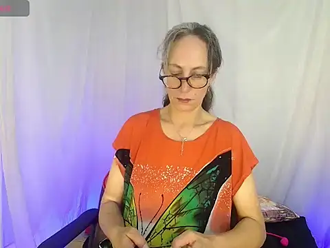 laurasofia45 online show from 05-10-26, 02:30