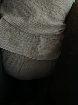 kimoanh102 online show from 02-11-26, 12:38