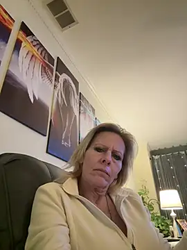 Snapshot of FireAfterDark chatting on 02-04-26, 04:07 FireAfterDark online show from 02-04-26, 04:07