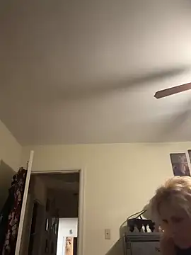 Snapshot of FireAfterDark chatting on 02-28-26, 01:38 FireAfterDark online show from 02-28-26, 01:38