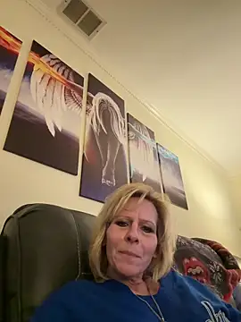 Snapshot of FireAfterDark chatting on 02-25-26, 01:39 FireAfterDark online show from 02-25-26, 01:39