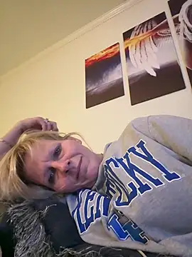 Snapshot of FireAfterDark chatting on 02-19-26, 06:10 FireAfterDark online show from 02-19-26, 06:10