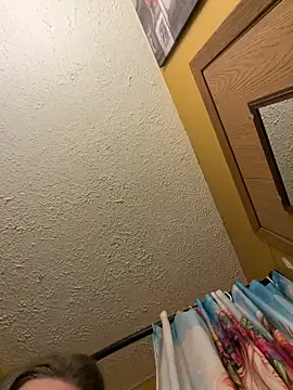 Snapshot of lickablelynn87 chatting on 02-11-26, 04:40 lickablelynn87 online show from 02-11-26, 04:40