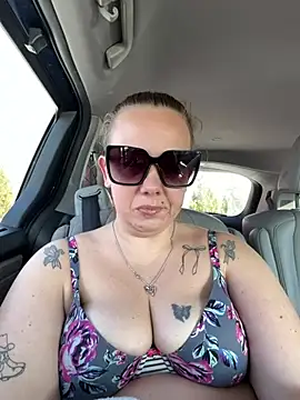 Snapshot of lickablelynn87 chatting on 02-10-26, 06:40 lickablelynn87 online show from 02-10-26, 06:40