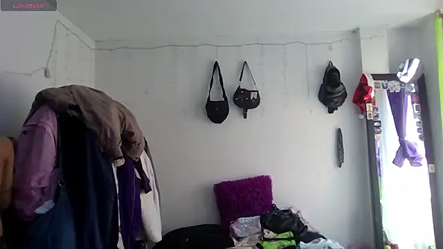 suky pou online show from 02-26-26, 03:23