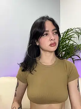 Snapshot of Elirpo chatting on 02-21-26, 02:24 Elirpo online show from 02-21-26, 02:24