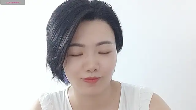 Snapshot of Nikishine chatting on 05-29-26, 12:00 Nikishine online show from 05-29-26, 12:00