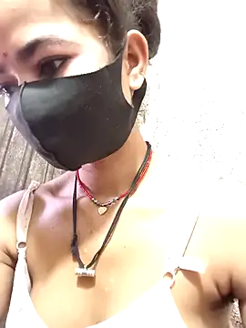 Sonali Bendre online show from 03-26-26, 02:54