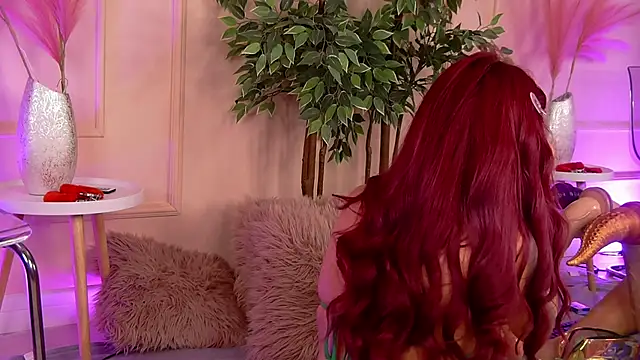 CrystalRedd online show from 03-08-26, 05:44