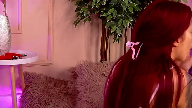 CrystalRedd online show from 03-04-26, 05:15