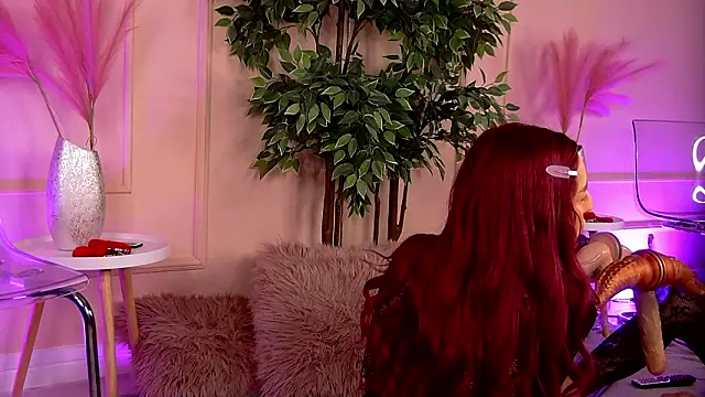 CrystalRedd online show from 03-12-26, 05:55