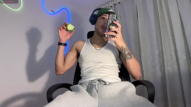 Snapshot of rafael_stone11 chatting on 03-12-26, 03:12 rafael stone11 online show from 03-12-26, 03:12