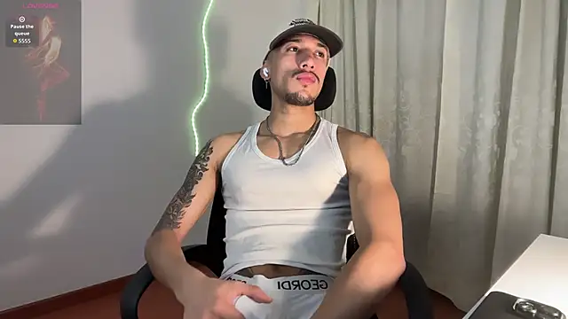 Snapshot of rafael_stone11 chatting on 03-25-26, 01:28 rafael stone11 online show from 03-25-26, 01:28