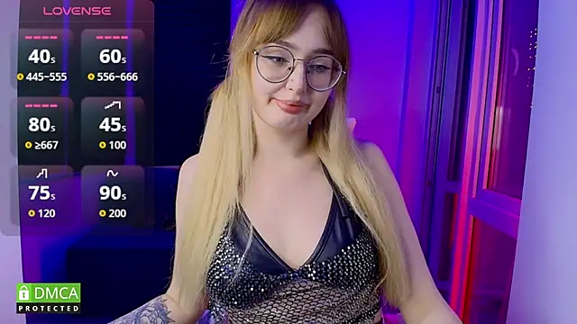 Snapshot of AdeLuna chatting on 02-15-26, 10:09 AdeLuna online show from 02-15-26, 10:09