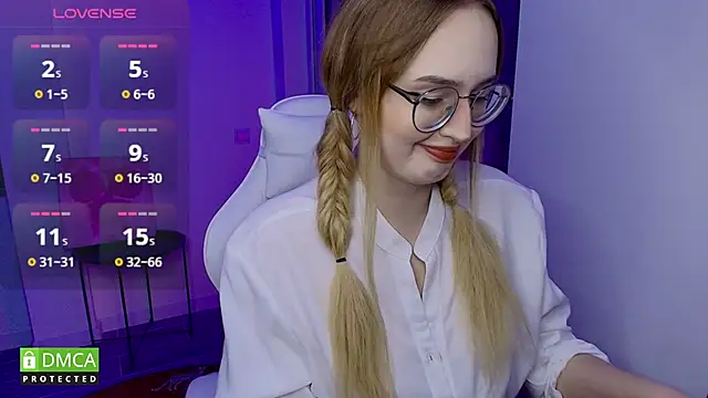 Snapshot of AdeLuna chatting on 02-18-26, 09:22 AdeLuna online show from 02-18-26, 09:22