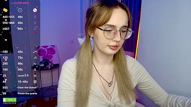 AdeLuna online show from 03-12-26, 09:08