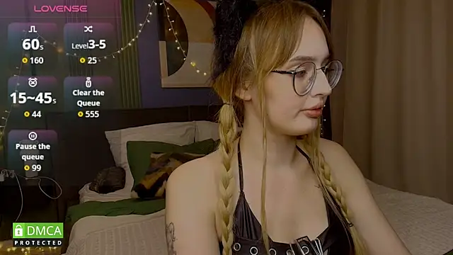 Snapshot of AdeLuna chatting on 02-08-26, 09:23 AdeLuna online show from 02-08-26, 09:23