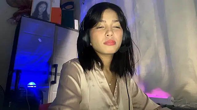 ConstancePorrini online show from 02-12-26, 07:30