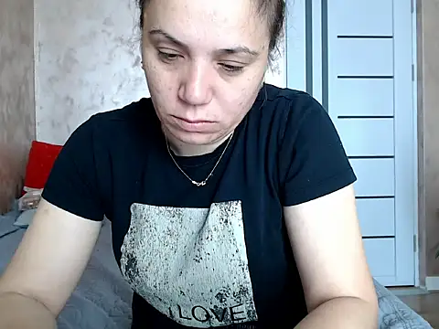 LorraGrey online show from 04-29-26, 06:06