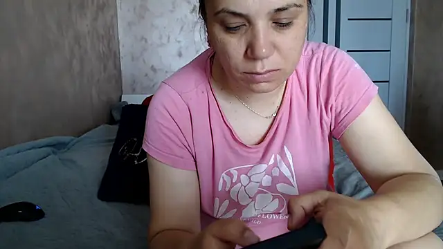 Snapshot of LorraGrey chatting on 06-10-26, 06:14 LorraGrey online show from 06-10-26, 06:14