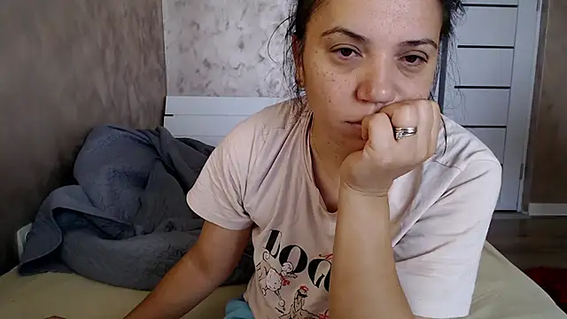 Snapshot of LorraGrey chatting on 07-15-26, 03:24 LorraGrey online show from 07-15-26, 03:24