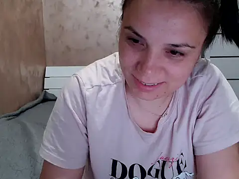 LorraGrey online show from 05-03-26, 08:01