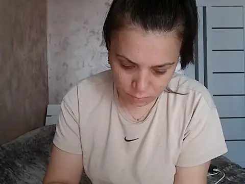 LorraGrey online show from 05-13-26, 01:40