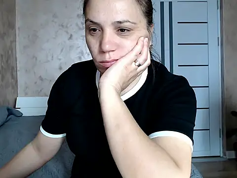LorraGrey online show from 04-22-26, 05:36