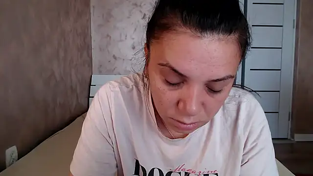Snapshot of LorraGrey chatting on 07-14-26, 03:33 LorraGrey online show from 07-14-26, 03:33