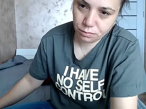 LorraGrey online show from 04-27-26, 06:11