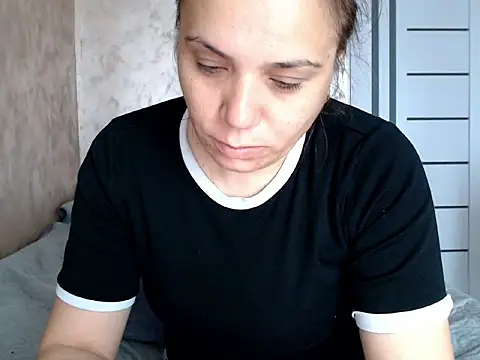 LorraGrey online show from 05-20-26, 06:10