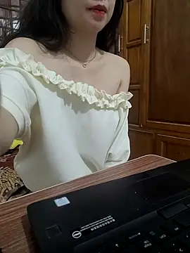 NinaKey online show from 05-01-26, 03:17