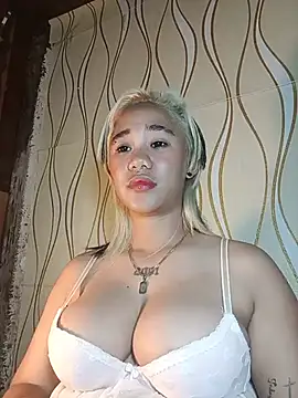 Snapshot of morena_joy69 chatting on 07-14-26, 10:21 morena joy69 online show from 07-14-26, 10:21