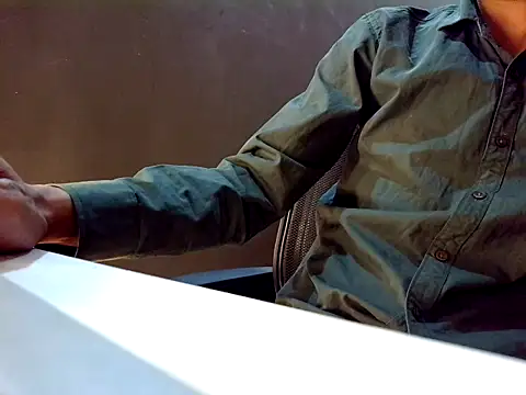 Snapshot of Indian-gentleman_teen chatting on 03-04-26, 03:42 Indian-gentleman teen online show from 03-04-26, 03:42