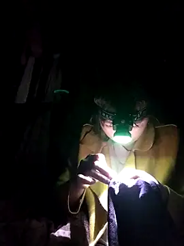 Snapshot of Bella-222 chatting on 02-20-26, 08:49 Bella-222 online show from 02-20-26, 08:49