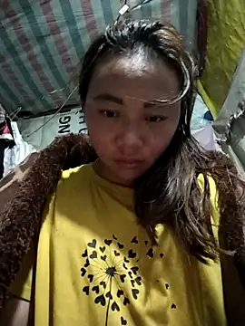 Snapshot of Bella-222 chatting on 02-18-26, 11:23 Bella-222 online show from 02-18-26, 11:23