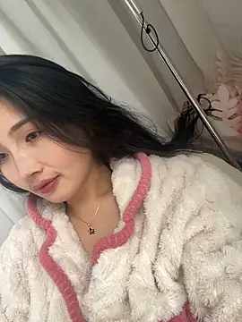 Snapshot of mimi-love13 chatting on 03-02-26, 01:39 mimi-love13 online show from 03-02-26, 01:39