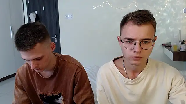 NikiKerryCum online show from 06-11-26, 04:53