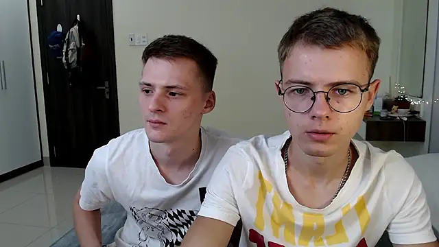 NikiKerryCum online show from 04-09-26, 02:01